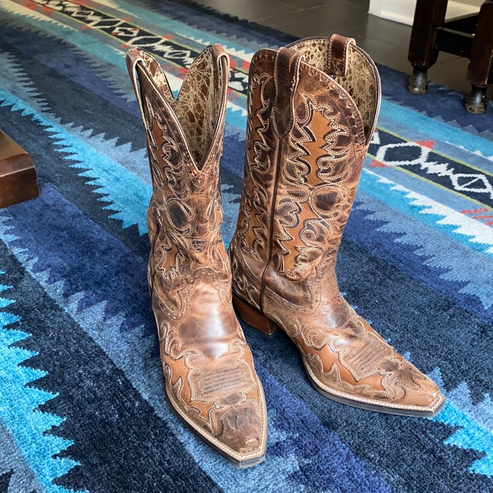 Ariat cowgirl boots